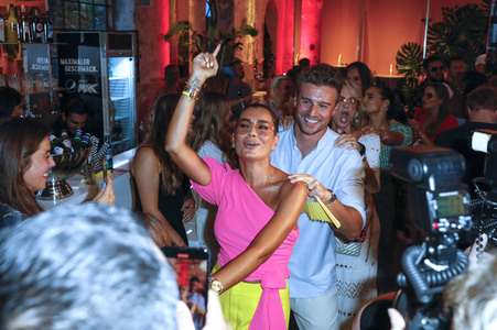 Launch der Brillenkollektion von Jana Ina Zarrella in Köln