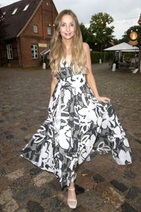 Champagner-Empfang beim 'Happy Summer Weekend' auf Gut Basthorst