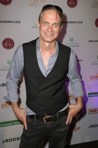 Champagner-Empfang beim 'Happy Summer Weekend' auf Gut Basthorst