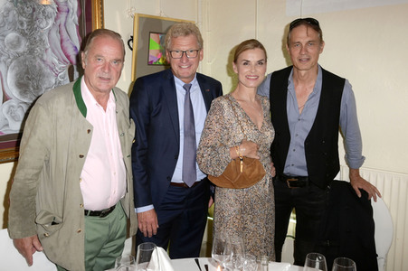 Champagner-Empfang beim 'Happy Summer Weekend' auf Gut Basthorst