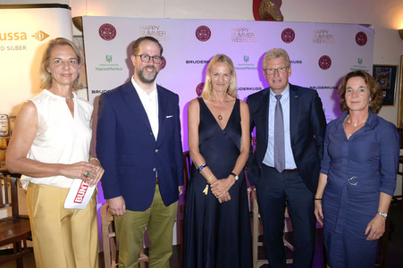 Champagner-Empfang beim 'Happy Summer Weekend' auf Gut Basthorst