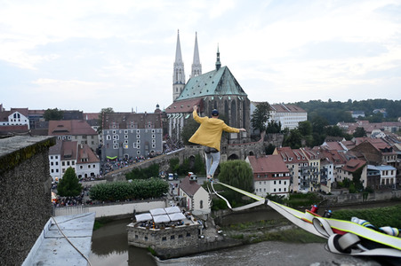 Hochseilshow von Ruben Langer in Görlitz