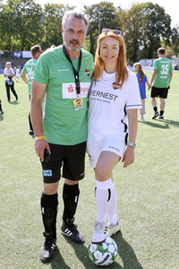Benefiz-Fußballspiel 'Kicken mit Herz' 2022 in Hamburg