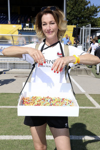 Benefiz-Fußballspiel 'Kicken mit Herz' 2022 in Hamburg