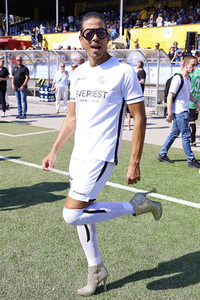 Benefiz-Fußballspiel 'Kicken mit Herz' 2022 in Hamburg