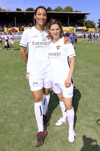 Benefiz-Fußballspiel 'Kicken mit Herz' 2022 in Hamburg