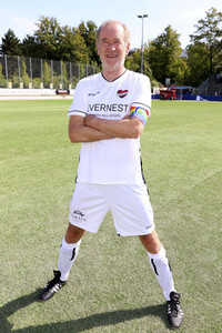 Benefiz-Fußballspiel 'Kicken mit Herz' 2022 in Hamburg