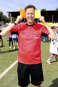 Benefiz-Fußballspiel 'Kicken mit Herz' 2022 in Hamburg