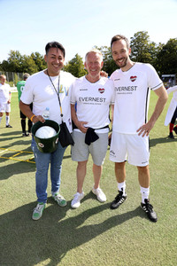 Benefiz-Fußballspiel 'Kicken mit Herz' 2022 in Hamburg