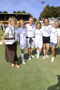 Benefiz-Fußballspiel 'Kicken mit Herz' 2022 in Hamburg