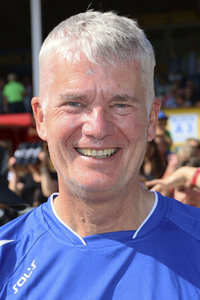 Benefiz-Fußballspiel 'Kicken mit Herz' 2022 in Hamburg