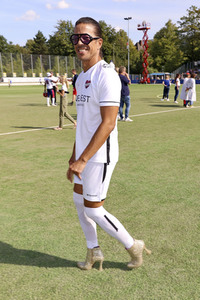 Benefiz-Fußballspiel 'Kicken mit Herz' 2022 in Hamburg