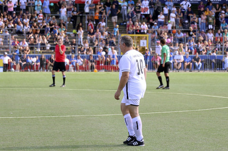 Benefiz-Fußballspiel 'Kicken mit Herz' 2022 in Hamburg