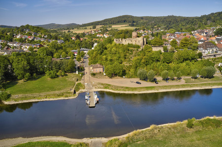 Niedrigwasser der Weser bei Polle