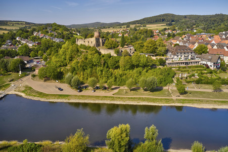 Niedrigwasser der Weser bei Polle