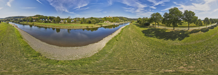 Niedrigwasser der Weser bei Polle