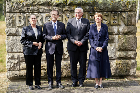 Isaac Herzog und Frank-Walter Steinmeier besuchen die Gedenkstätte Bergen-Belsen