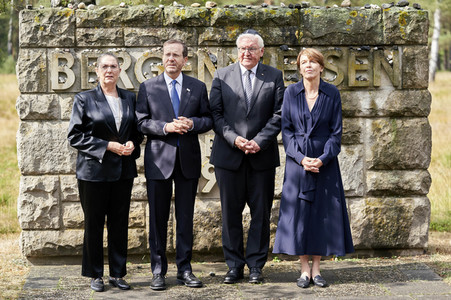 Isaac Herzog und Frank-Walter Steinmeier besuchen die Gedenkstätte Bergen-Belsen