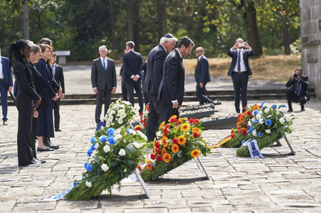 Isaac Herzog und Frank-Walter Steinmeier besuchen die Gedenkstätte Bergen-Belsen
