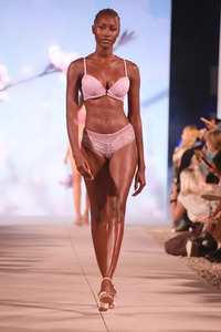Lascana Fashion Show auf der Berlin Fashion Week S/S 2023 in Berlin