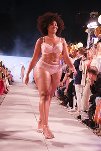 Lascana Fashion Show auf der Berlin Fashion Week S/S 2023 in Berlin