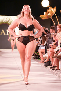 Lascana Fashion Show auf der Berlin Fashion Week S/S 2023 in Berlin