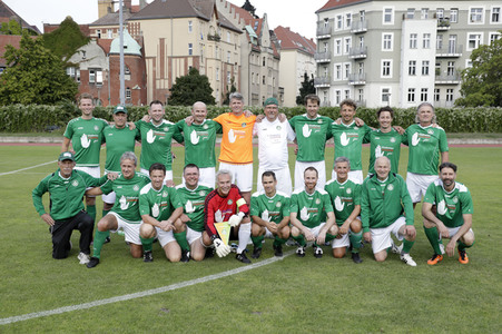 Fußballspiel FC Bundestag vs. FC Diabetologie in Berlin