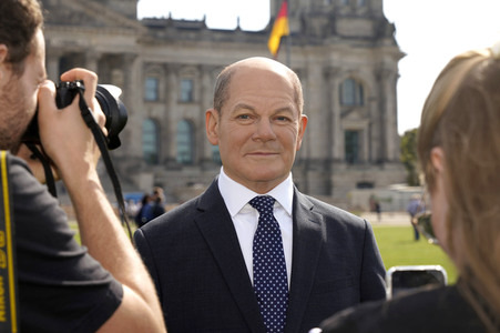 Enthüllung der Wachsfigur von Olaf Scholz in Berlin