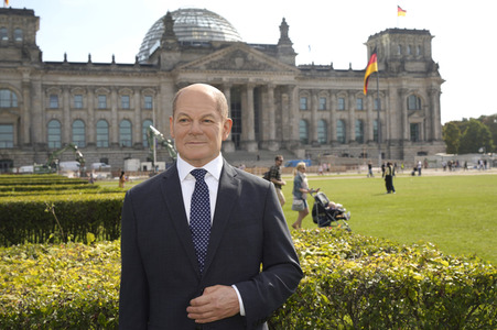 Enthüllung der Wachsfigur von Olaf Scholz in Berlin