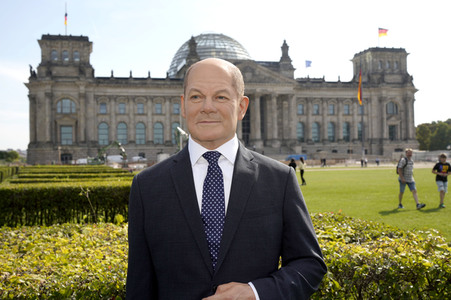 Enthüllung der Wachsfigur von Olaf Scholz in Berlin