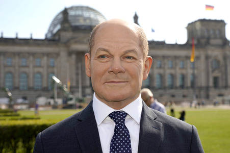 Enthüllung der Wachsfigur von Olaf Scholz in Berlin