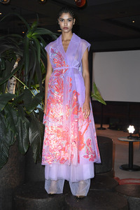 Dawid Tomaszewski Fashion Show auf der Berlin Fashion Week S/S 2023