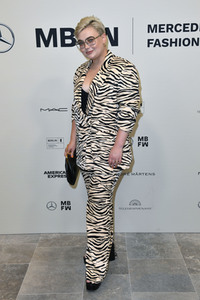 Rebekka Ruetz Fashion Show auf der Berlin Fashion Week S/S 2023