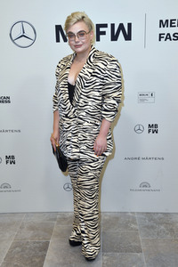 Rebekka Ruetz Fashion Show auf der Berlin Fashion Week S/S 2023