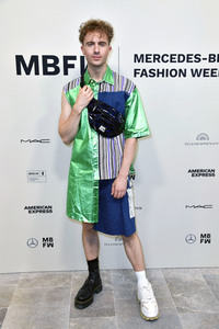 Rebekka Ruetz Fashion Show auf der Berlin Fashion Week S/S 2023