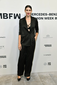 Rebekka Ruetz Fashion Show auf der Berlin Fashion Week S/S 2023