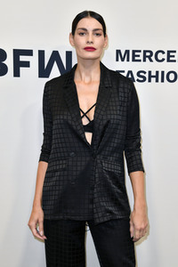 Rebekka Ruetz Fashion Show auf der Berlin Fashion Week S/S 2023