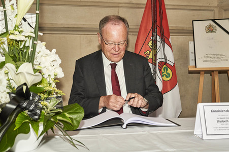 Kondolenzbuch für die Queen in Hannover