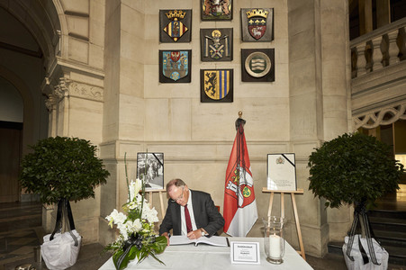 Kondolenzbuch für die Queen in Hannover