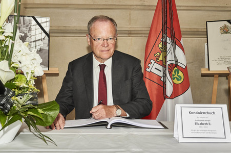 Kondolenzbuch für die Queen in Hannover