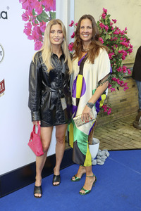 Musicalpremiere 'Mamma Mia!' in Hamburg