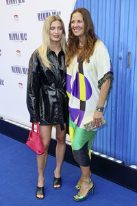 Musicalpremiere 'Mamma Mia!' in Hamburg