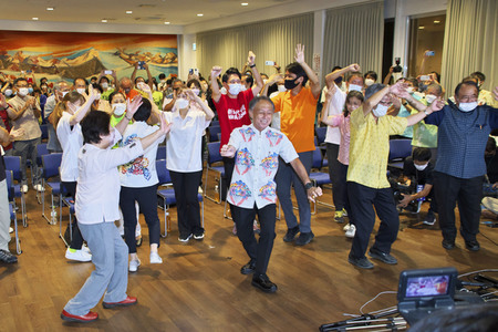 Denny Tamaki gewinnt die Gouverneurswahl in Okinawa
