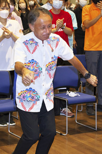 Denny Tamaki gewinnt die Gouverneurswahl in Okinawa