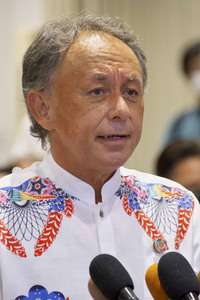 Denny Tamaki gewinnt die Gouverneurswahl in Okinawa