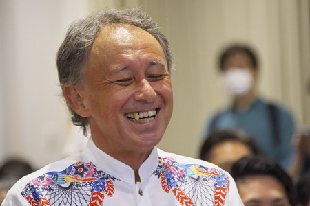 Denny Tamaki gewinnt die Gouverneurswahl in Okinawa