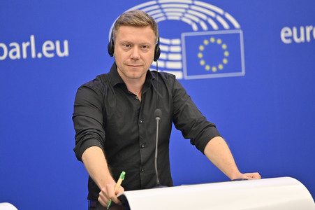 Pressebriefing der Fraktion Die Linke im EU-Parlament in Straßburg