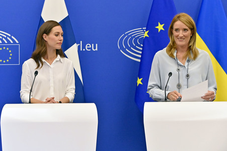Pressekonferenz mit Sanna Marin und Roberta Metsola im EU-Parlament in Straßburg