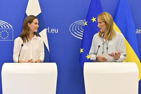 Pressekonferenz mit Sanna Marin und Roberta Metsola im EU-Parlament in Straßburg
