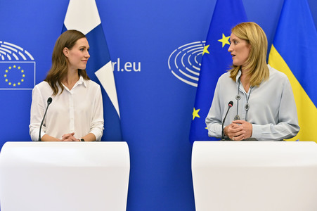 Pressekonferenz mit Sanna Marin und Roberta Metsola im EU-Parlament in Straßburg